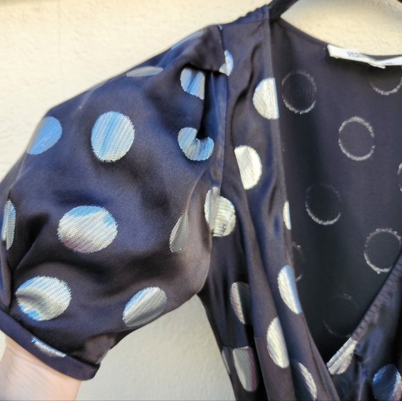 DVF Diane Von Furstenberg Larryn Metallic Polka Dot Silk Wrap Top - Picture 5 of 9